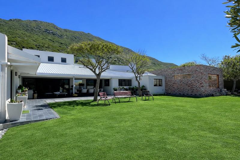 4 Bedroom Property for Sale in Northshore Western Cape